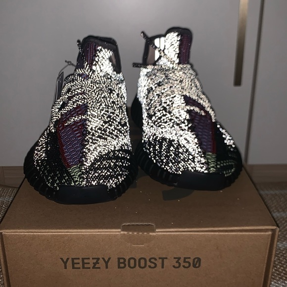 adidas gazelle silver green womens adidas Yeezy Boost 350 V2 Yecheil (Non-Reflective)